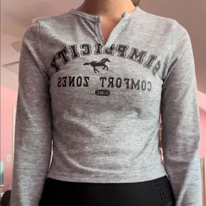 Grey letter and horse print tee